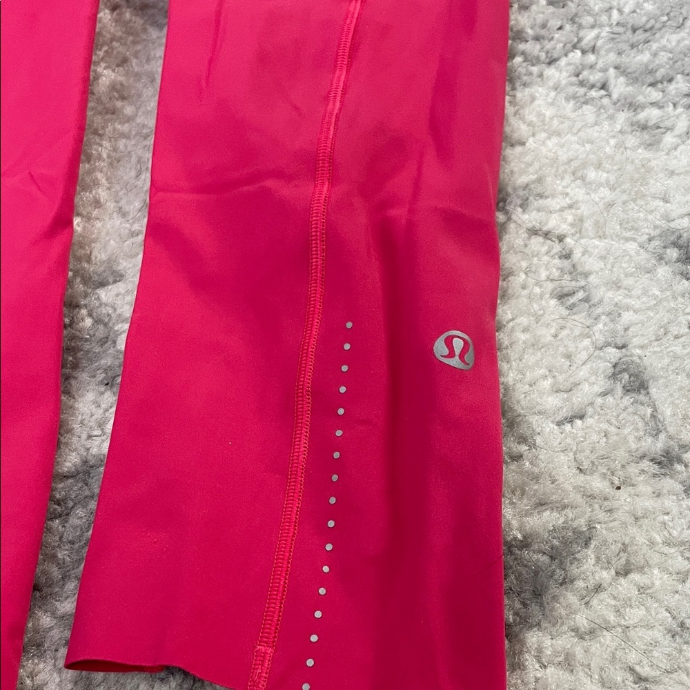 Lululemon pink capri fast and free leggings - Picture 2 of 3